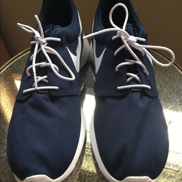 New Nike roshe’s - Picture 2 of 5